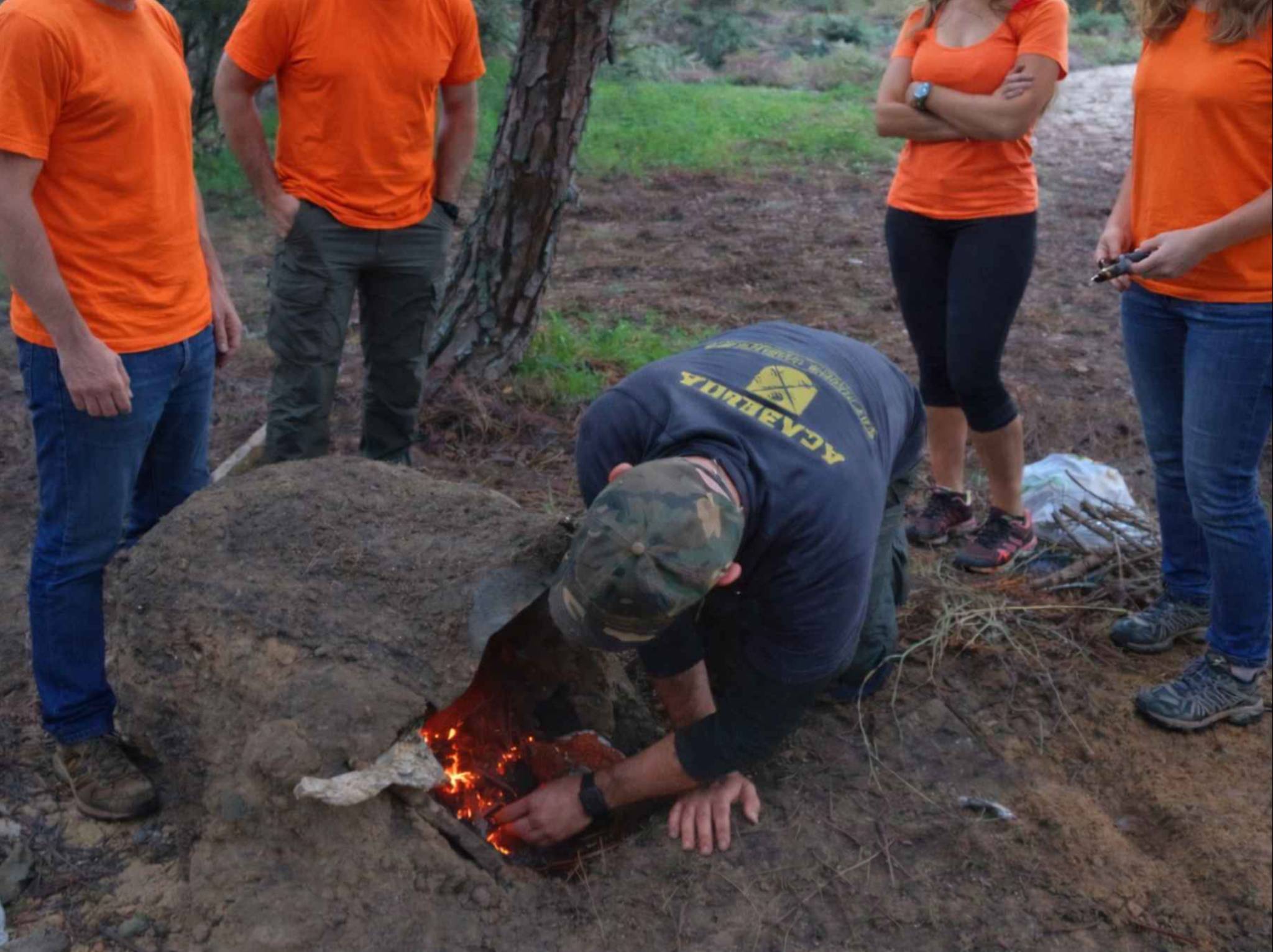 Atividade prática de team building em ambiente outdoor